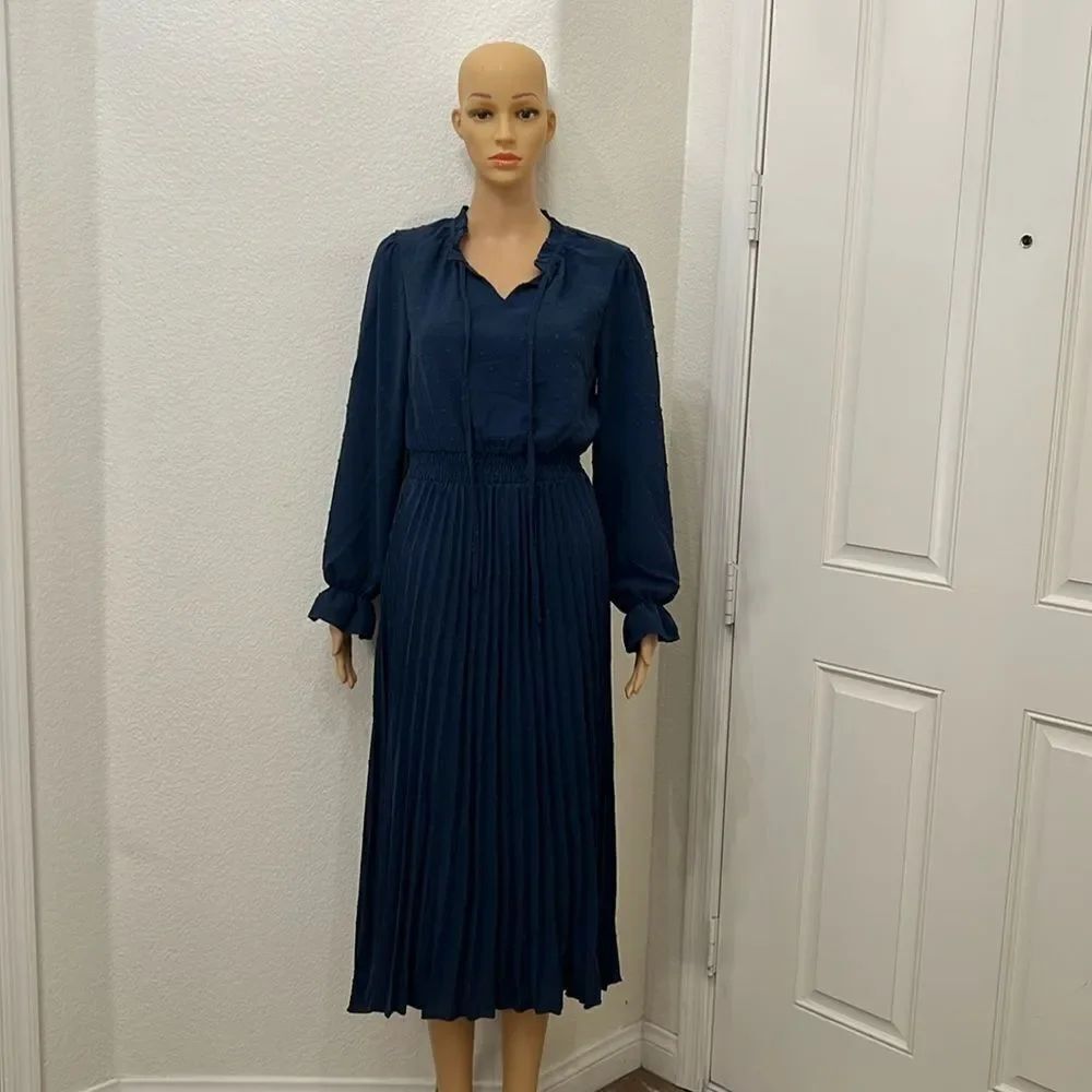 Pretty Garden Dress Sz Small Navy Blue Tie VNeck Long Sleeve Midi Elas Waist